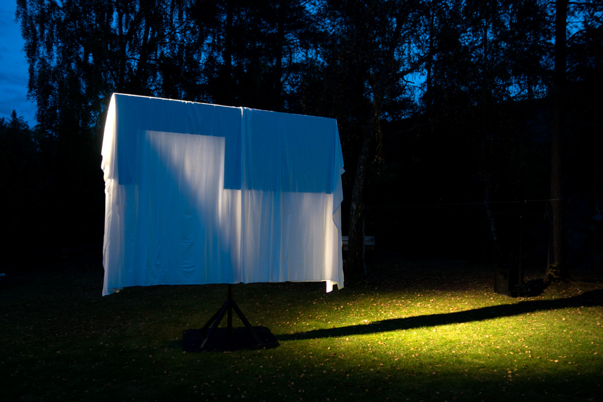 Paa den andre siden av vinden On the Other Side of the Wind Sculptural Performance Harpefoss Hotel Marius Engh Tarje Eikanger Gullaksen