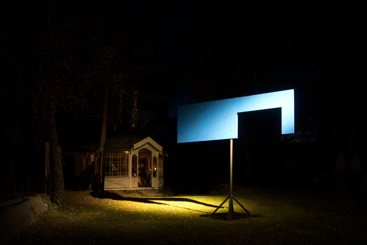 Paa den andre siden av vinden On the Other Side of the Wind Sculptural Performance Harpefoss Hotel Marius Engh Tarje Eikanger Gullaksen