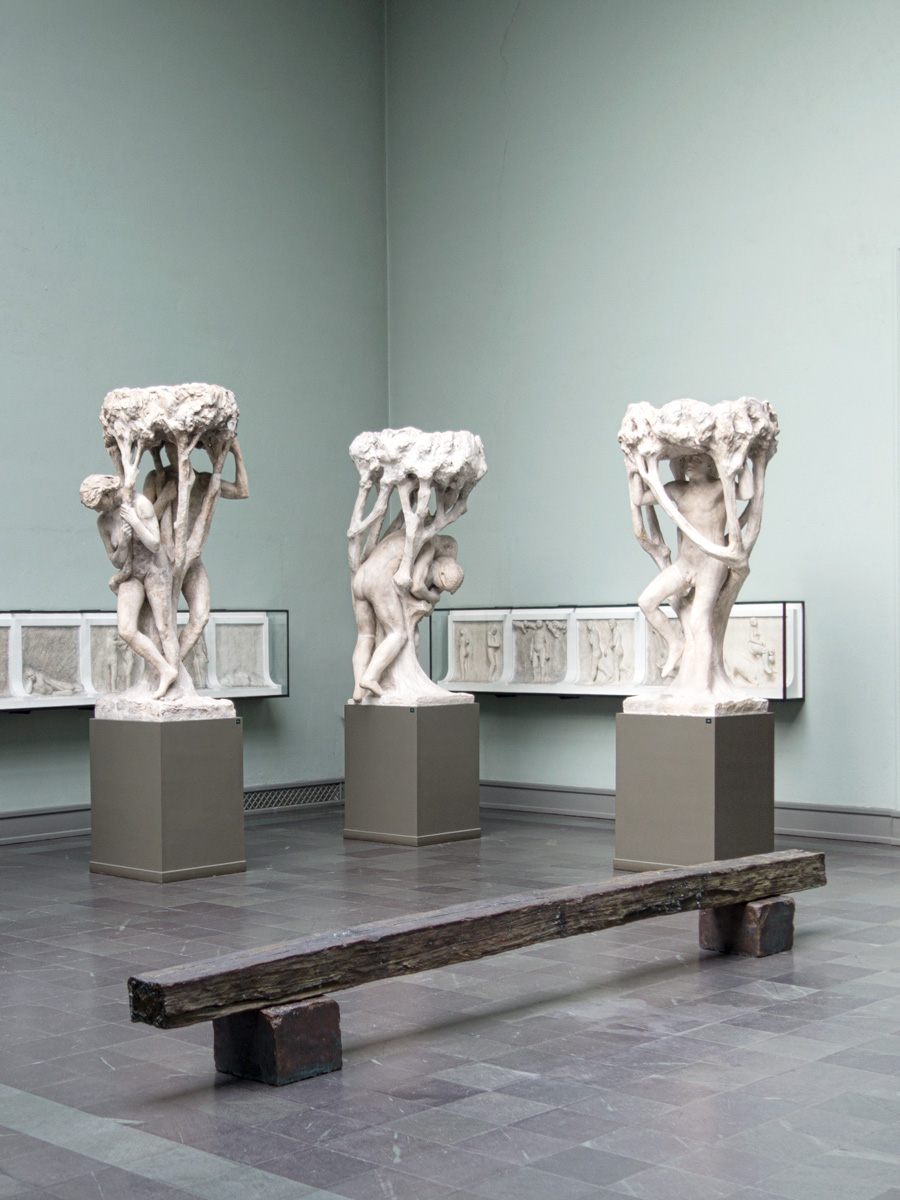 Bronze sculpture Untitled (Bench) by Tarje Eikanger Gullaksen at Skulpturbiennalen Vigeland Museet